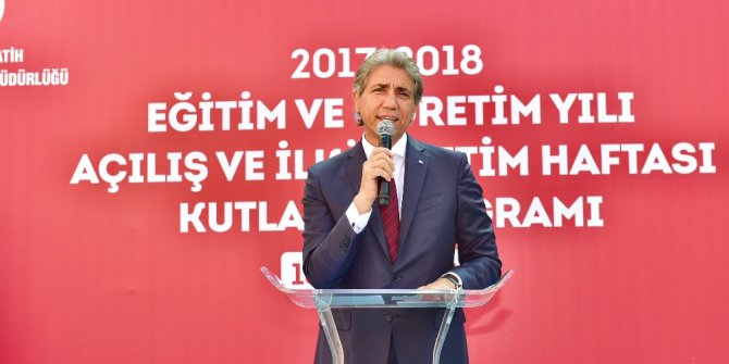 Fatih Belediyesi’nden öğrencilere çanta ve kırtasiye seti