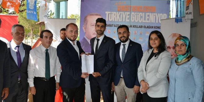 AK Partili gençler sandık başına gitti