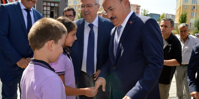 İlkokul öğrencisi, Validen ‘sosyal medya’ izni istedi