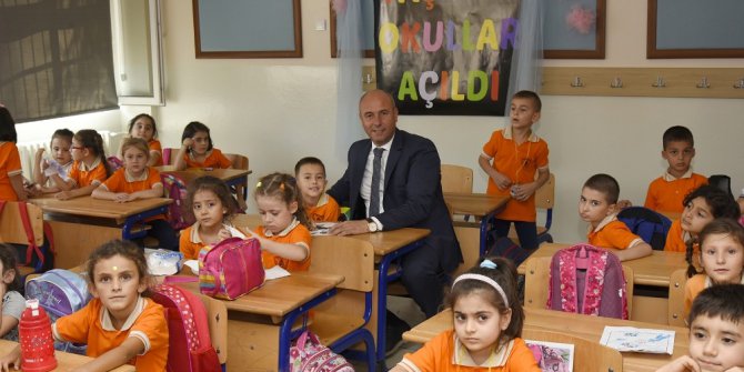 Başkan Togar, öğrencilerin okul heyecanına ortak oldu