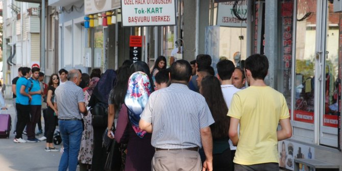 Tokat’ta öğrencilerin ’elektronik kart’ kuyruğu