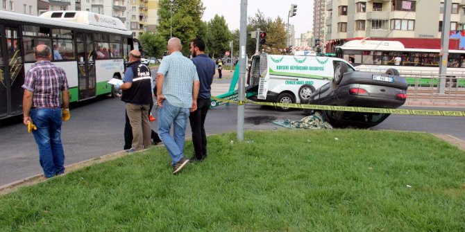 Kayseri’de iki otomobil çarpıştı: 1 ölü, 1 yaralı