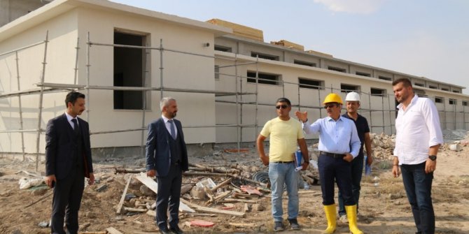 Rektör Bağlı binicilik tesis inşaat alanında incelemelerde bulundu