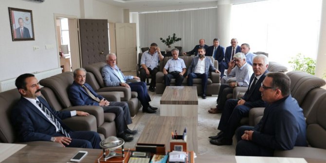 Vali Aktaş, Esnaf Sanatkarlar ve Odalar Birlik Başkanlığını ziyaret etti