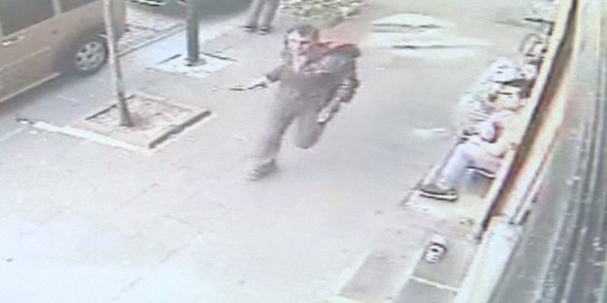 Zeytinburnu’nda onlarca kişinin önünde Suriyeli şahıs bacanağını bıçakladı