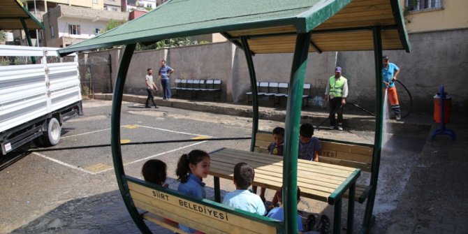 Siirt belediyesinden okul, cami ve kurumlara kamelya desteği