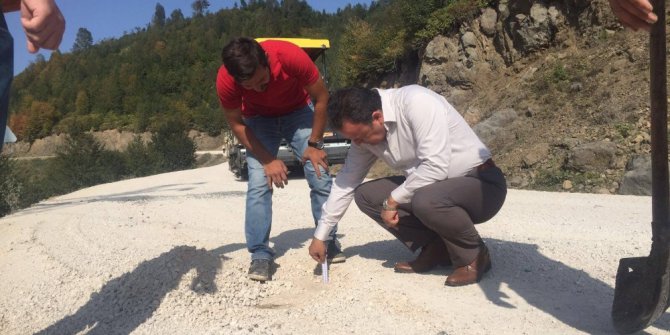 Erbaa’da köy yollarında asfalt çalışması