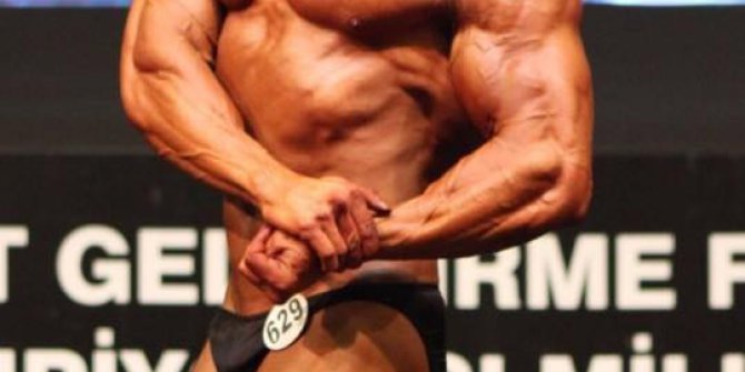 Eski milletvekilinin oğlu vücut geliştirmede Türkiye şampiyonu oldu