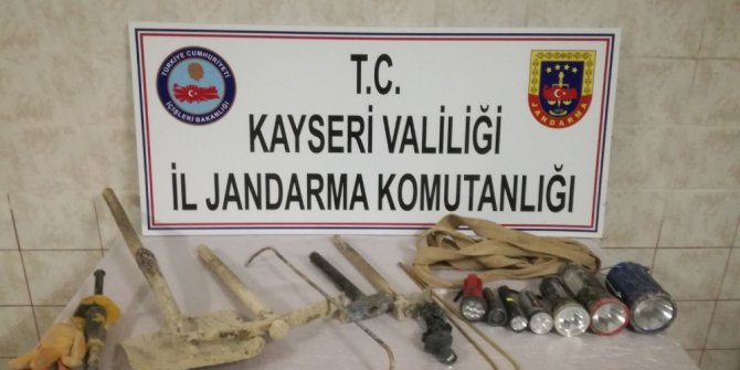 Kaçak kazı yapan 6 kişi yakalandı