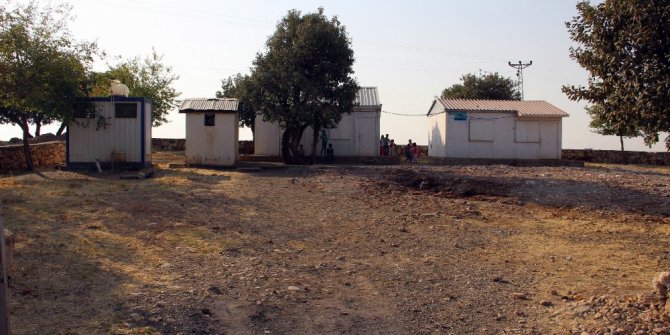 Prefabrik okulda eğitim mücadelesi