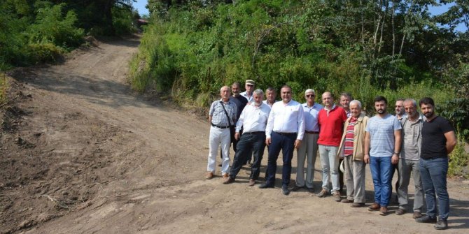 Mahalle halkının yol sevinci