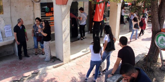 Öğrencilerin Kent Kart kuyruğu