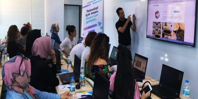Erzurumlu kadınlara temel internet kullanımı öğretilecek