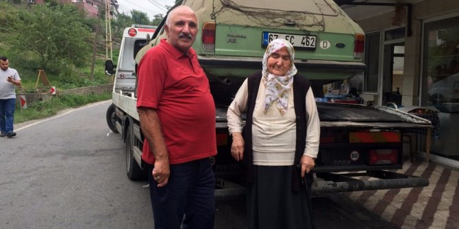 Eşinden kalan 1979 model klasik arabasını Kızılay’a bağışladı