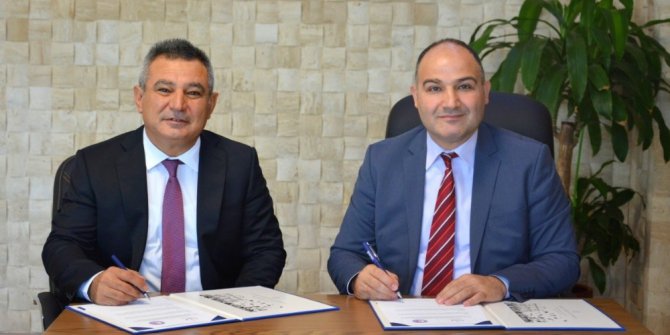 Ebeler için Güncel Yaklaşımlarla Doğuma Bakış Eğitimi Konulu İşbirliği Protokolü imzalandı