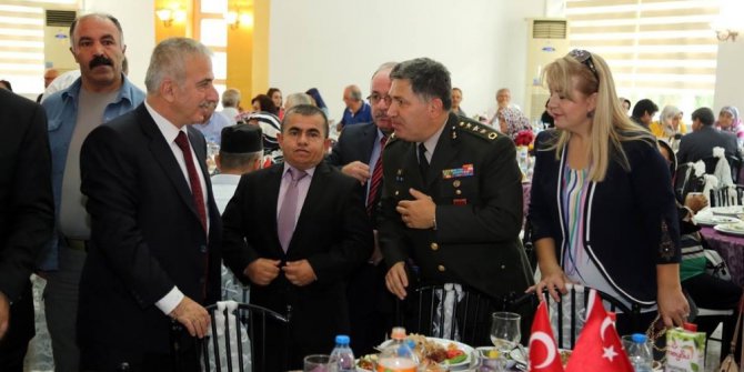 Vali Süleyman Kamçı gazilerle bir araya geldi