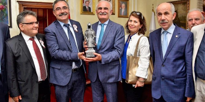 Başkan Yılmaz: “Toplumun en büyük mihenk taşıdır esnaflarımız"