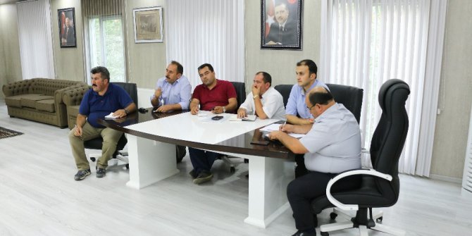 Yahyalı Belediye  Başkanı Esat Öztürk muhtarlarla bir araya geldi