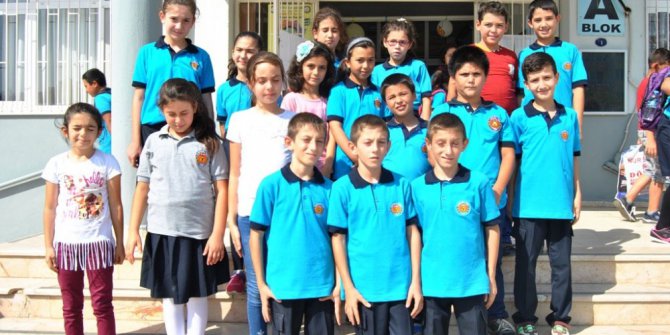 Ödemişli üçüzler yeni eğitim yılında aynı sınıfta eğitime başladı