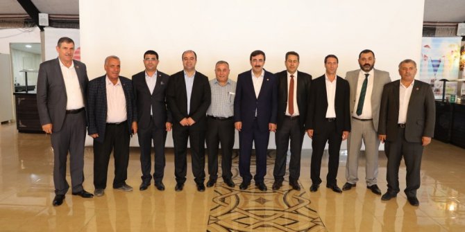 AK Parti Genel Başkan Yardımcısı Yılmaz meclis üyeleriyle bir araya geldi