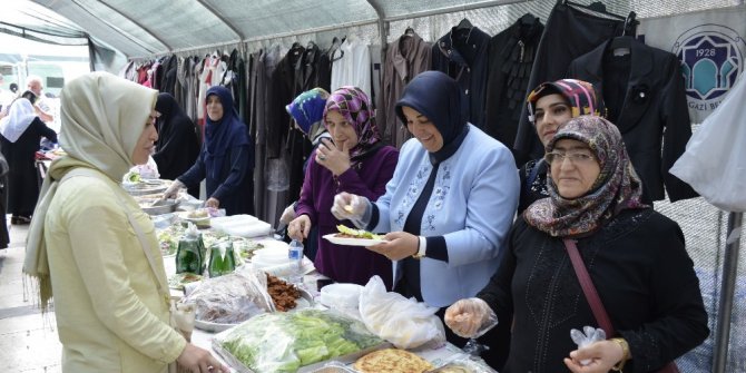 Arakanlılara destek için açılan kermese Malatyalılardan yoğun ilgi
