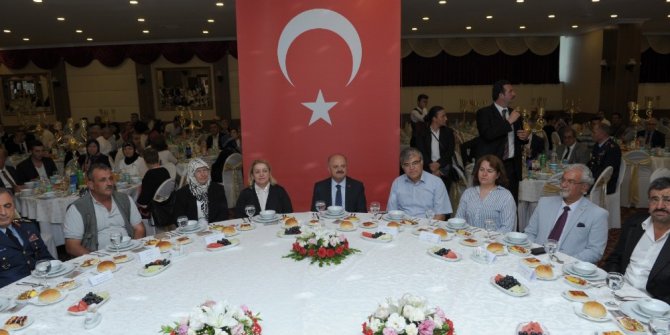 Eskişehir’de ‘Gaziler’ onuruna yemek düzenledi