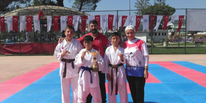 Biga’da karate turnuvası düzenlendi