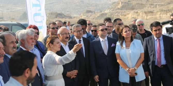 Bakan Elvan, yeni OSB alanında incelemelerde bulundu