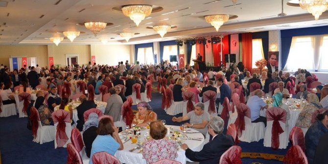 Gaziler ve şehit aileleri onuruna yemek