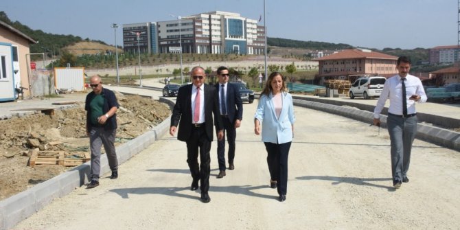 Düzce Belediyesi Kampüs içindeki yolları açılıyor