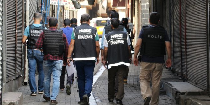 Diyarbakır’da hava destekli şafak operasyonu: 10 gözaltı