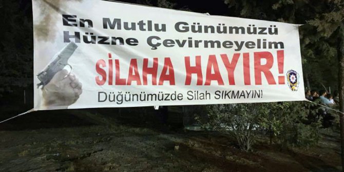 Düğünde magandalara pankartlı mesaj