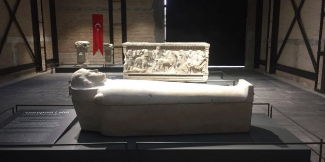 Başkan Tarhan, tarihi eserlerin geri getirilmesi için Valiliğe başvurdu