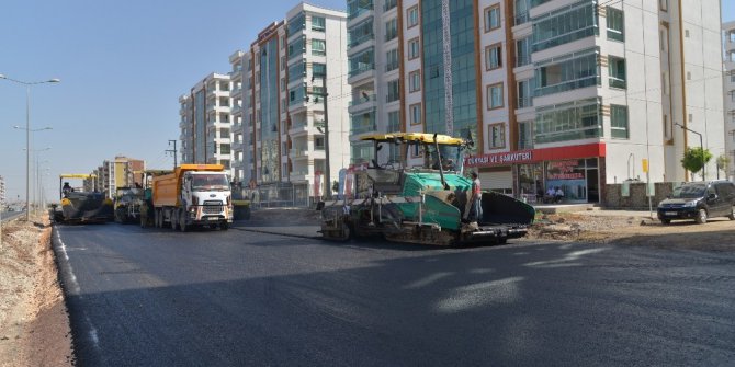 Büyükşehir Belediyesi, caddelere 304 bin ton asfalt serdi