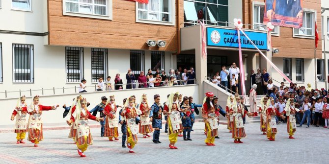 Keçiören Belediyesi’nden miniklere kırtasiye yardımı