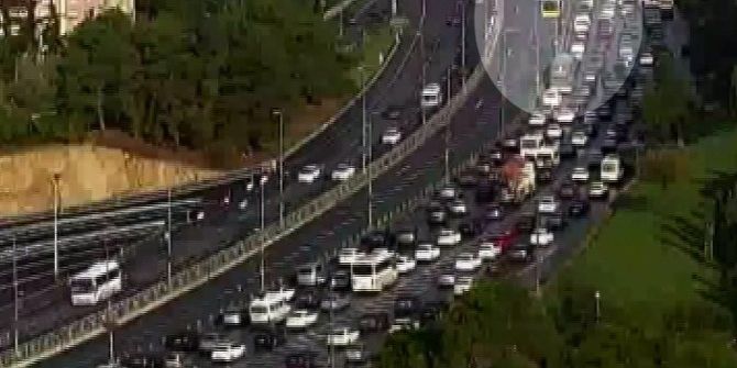 Metrobüs Kazası Güvenlik Kamerasında