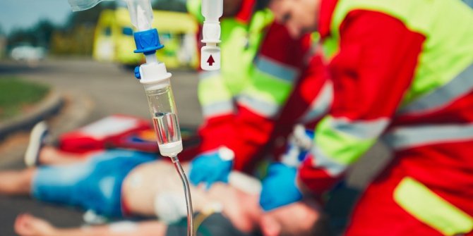 İAÜ’lü paramedikler aldıkları eğitimlerle hayat kurtarıyor