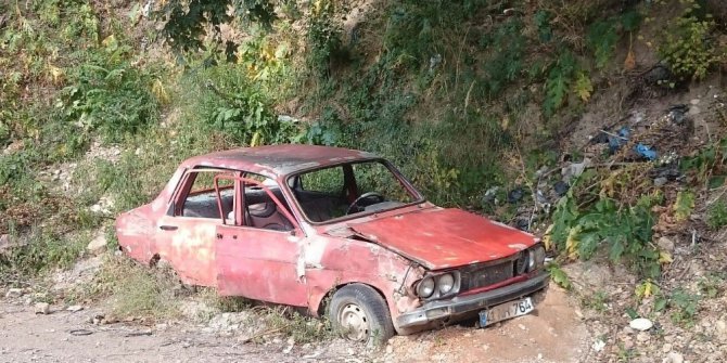 Sokağa terk edilen hurda araç sahiplerine ceza