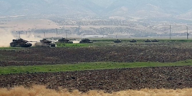 TSK sınırdaki tatbikat ile ilgili fotoğrafları paylaştı