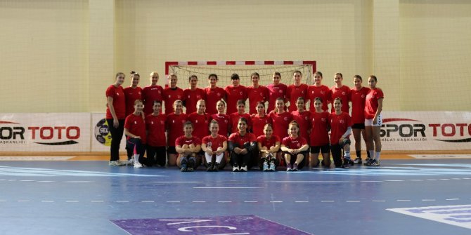 Hentbol Kadın Milli Takımı, İspanya ve Almanya maçların hazırlanıyor