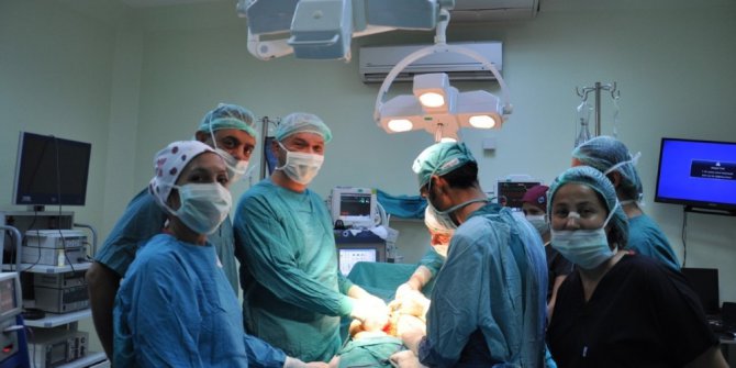 Devlet Hastanesi ürolojide ilk operasyonlara imza atıyor