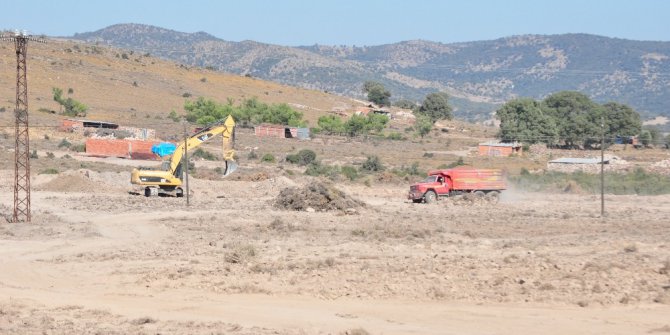 Çanakkale’de depremzedelerin evlerinin yapımına başlandı