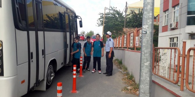 Zabıta öğrenci servislerini denetliyor