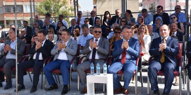 Vali Yazıcı İlk Öğretim Haftası kutlamasına katıldı