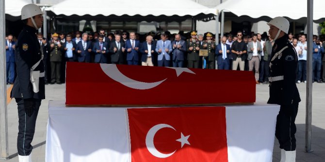 Şehit polis Aybek için İstanbul Emniyet Müdürlüğü’nde tören düzenlendi