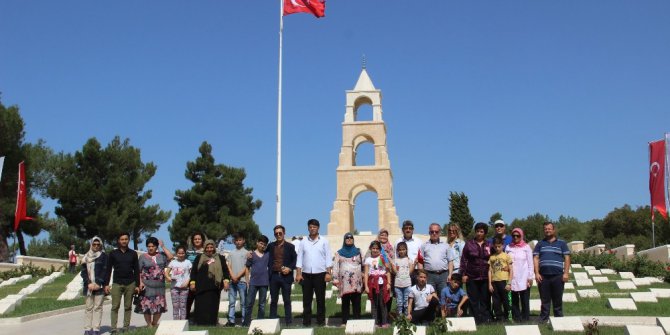 Azerbaycanlı şehit yakınları Gelibolu Yarımadası’nı gezdi