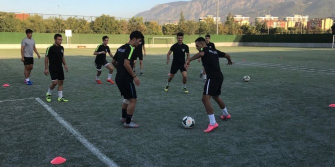 Genç yıldızlar top başı yaptı