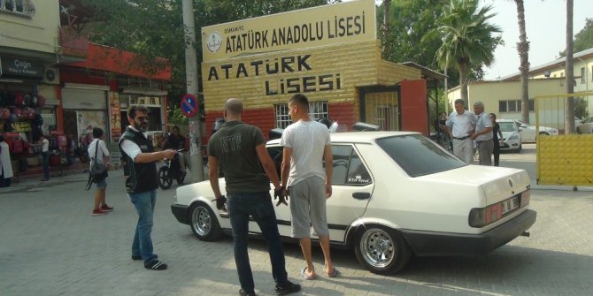 Okul önlerinde eş zamanlı uyuşturucu denetimi yapıldı