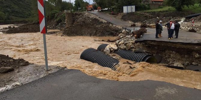 Bartın-kurucaşile Yolu Ulaşıma Kapandı