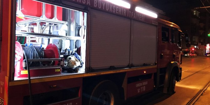 Eski polis memuru kapısı içeriden kilitlenen evde yanarak can verdi